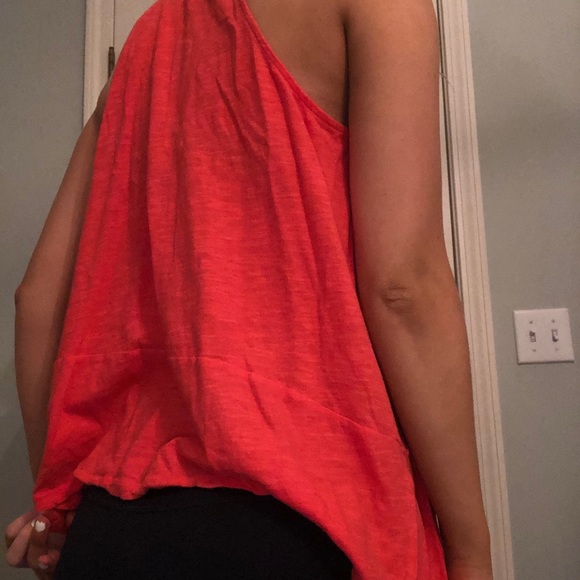 GAP tank - Picture 2 of 2